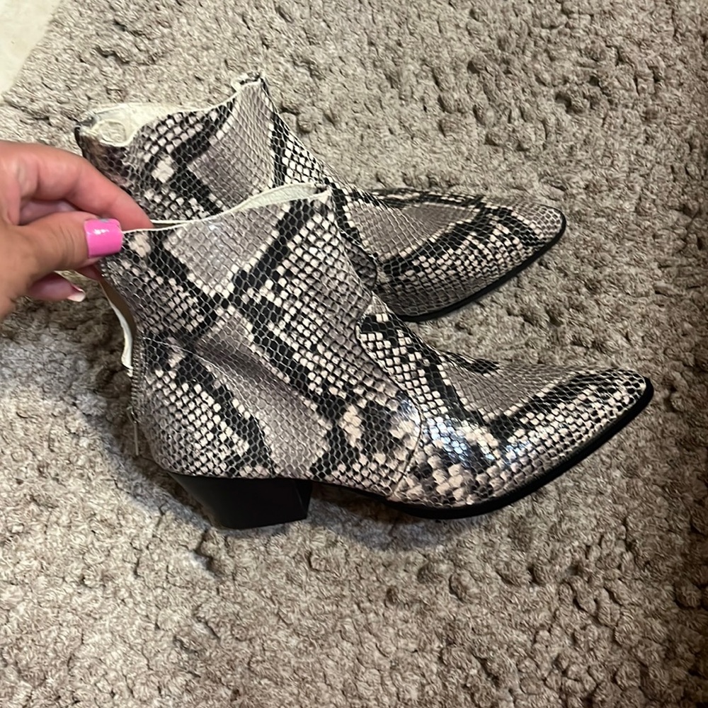 Steve Madden Preston Snake Print Point Toe Leathe… - image 1